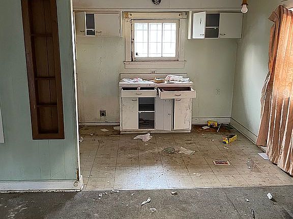 5th image of 3212 Hoover Ave