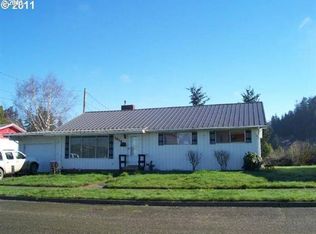 1019 Myrtle Crest Ln, Myrtle Point, OR 97458