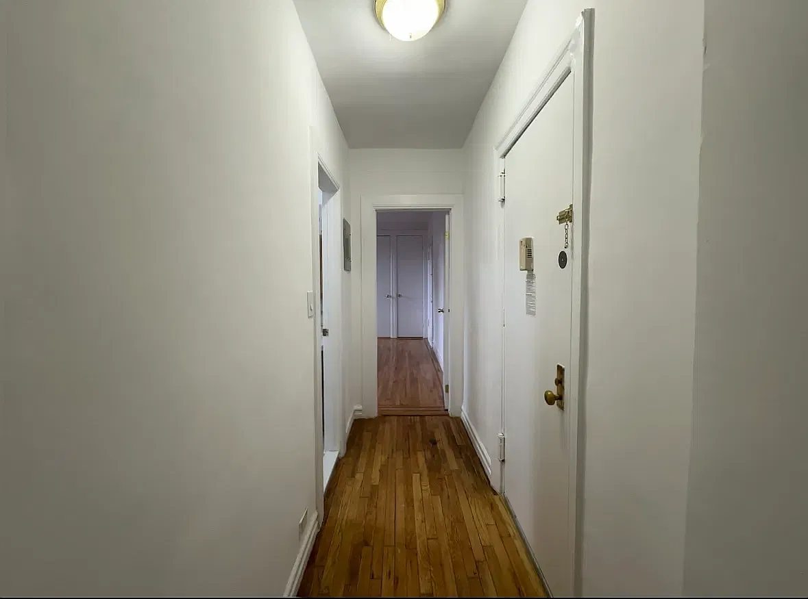 1472 White Plains Rd — Photo 2