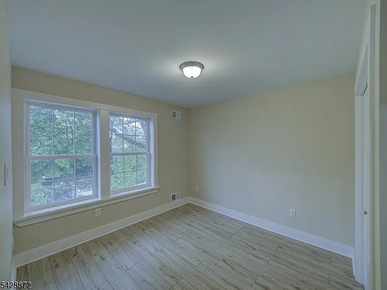 8 Travers Ave — Photo 10