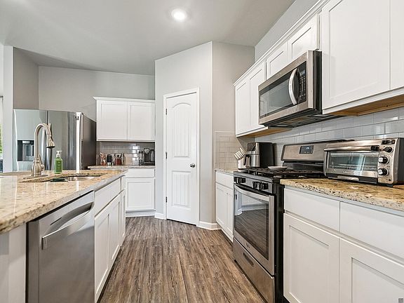 3rd image of 13261 Fowler Dr