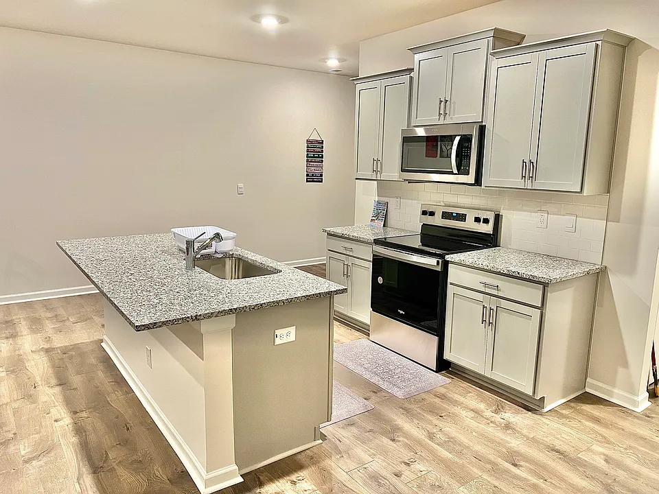 1218 Evelynnview Ln