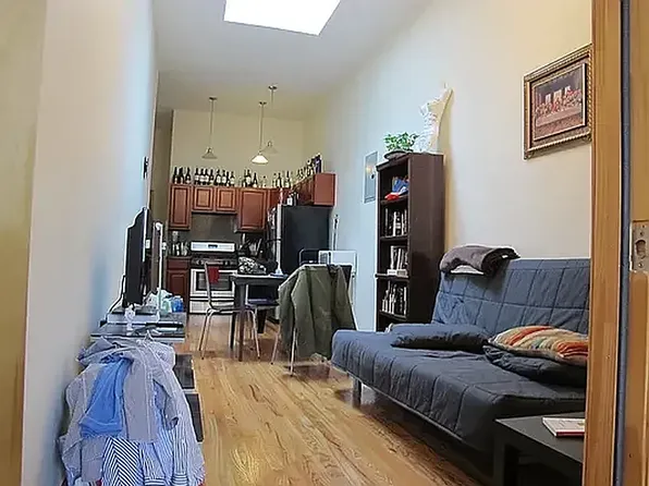 304 Stanhope Street image 1 of 10