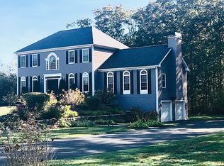 32 Chestnut Hill Dr, Westport, MA 02790