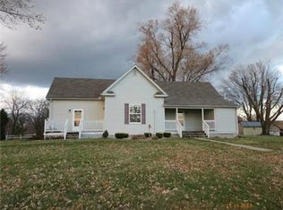 17095 Smith Rd, Smithville, MO 64089