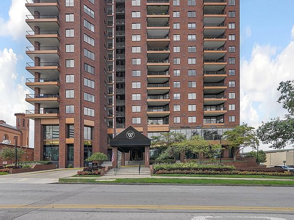 3rd image of 155 W Main St APT 502