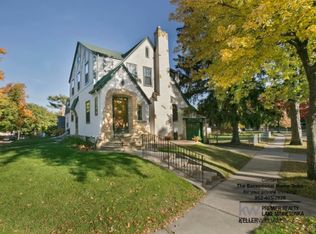 5301 Chateau Pl, Minneapolis, MN 55417