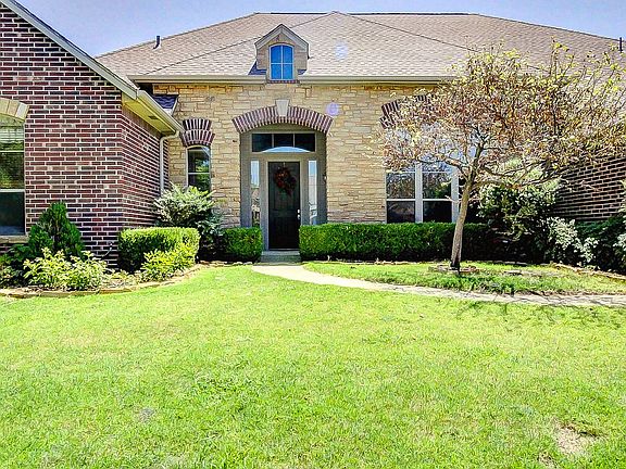 3rd image of 504 NW 160th St