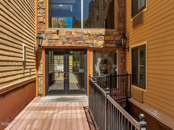 5th image of 1940 Prospector Ave #406