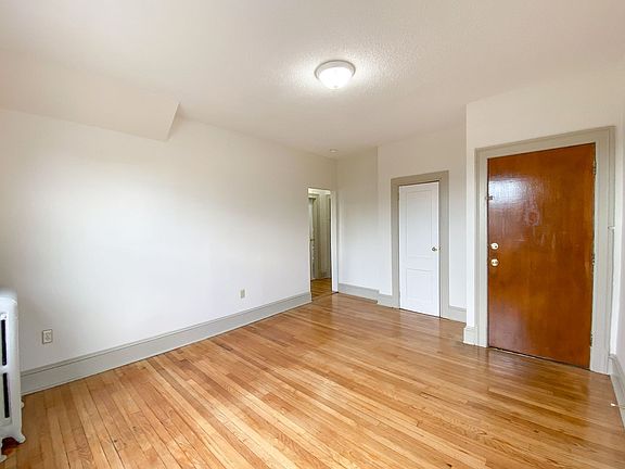 5th image of 411-413 Franklin Ave #3S