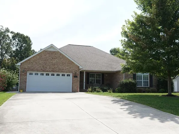 145 Prosperity Dr, Baxter, TN 38544