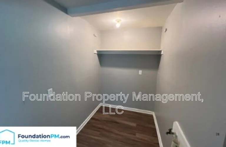 2324 Slocum Ave — Photo 17