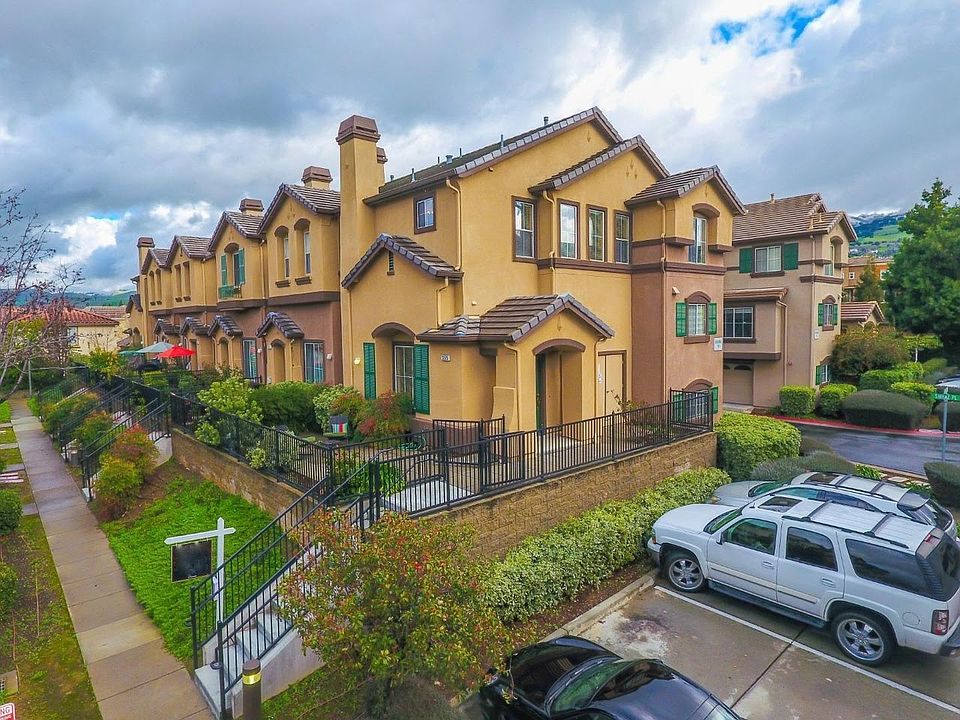 1st image of 3275 Shiraz Pl