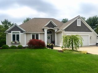 214 Bay Circle Ct, Holland, MI 49424