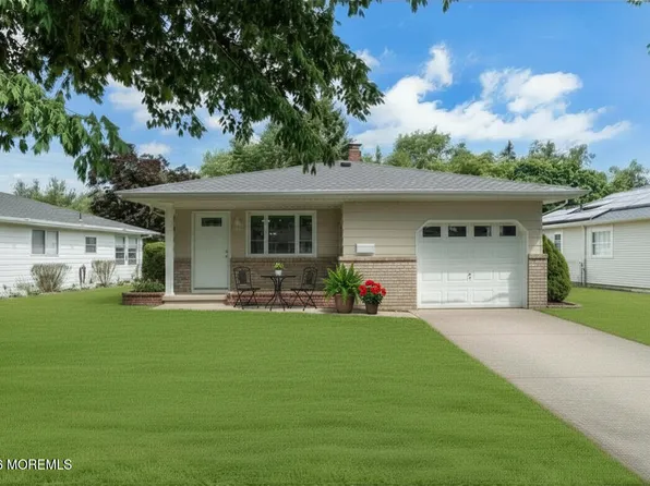106 Fort De France Avenue, Toms River, NJ 08757
