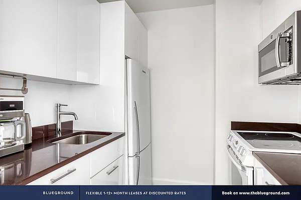 Rented by The Blueground | media 52