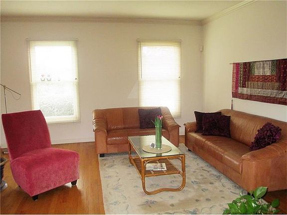 5th image of 529 Brookdale Dr