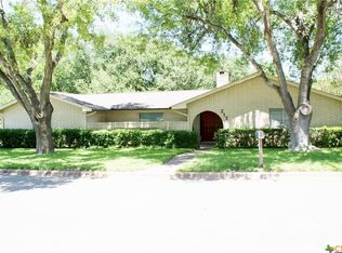 217 Winding Way Dr, Gonzales, TX 78629