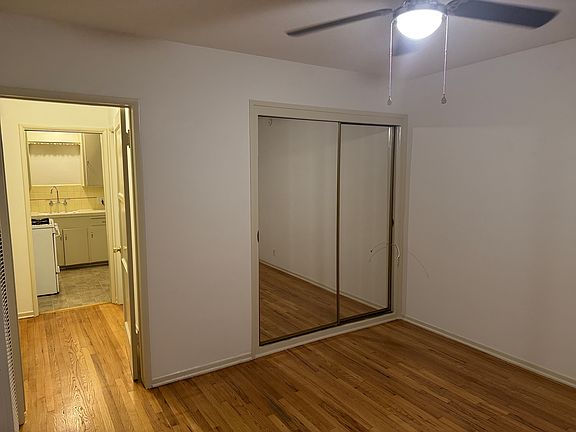 4th image of 4961 Cahuenga Blvd