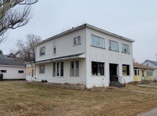 612 Elm St, Lisbon, ND 58054