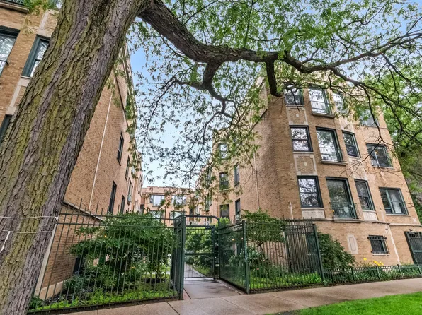 7021 N Sheridan Rd #2, Chicago, IL 60626