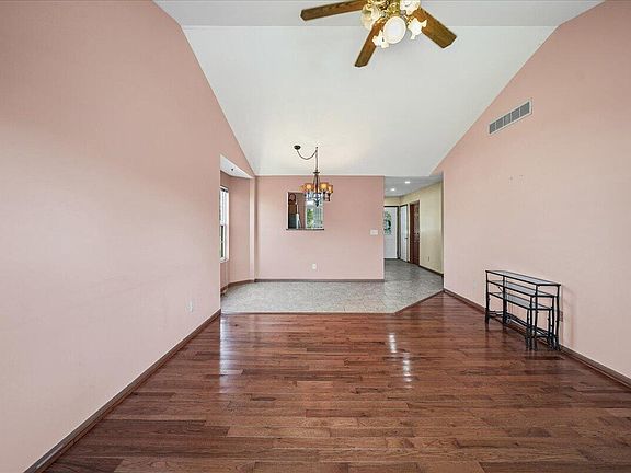 5th image of 641 Olive Hill Dr