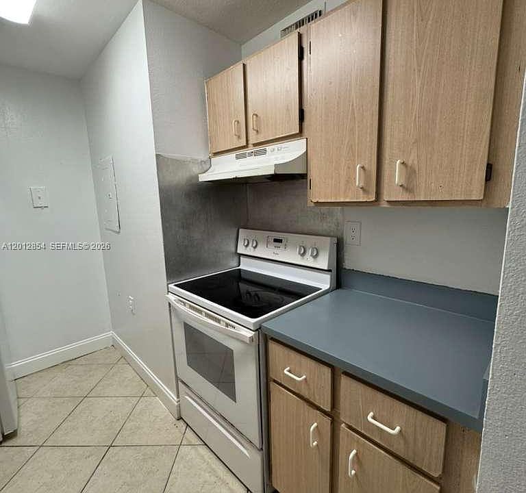 1st image of 1201 Lake Victoria Dr APT V