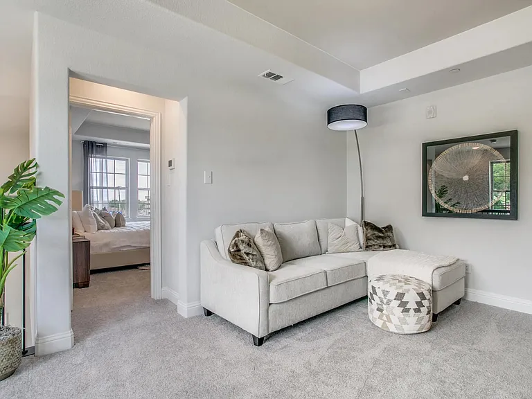 935 Ponds Edge Ln — Photo 23