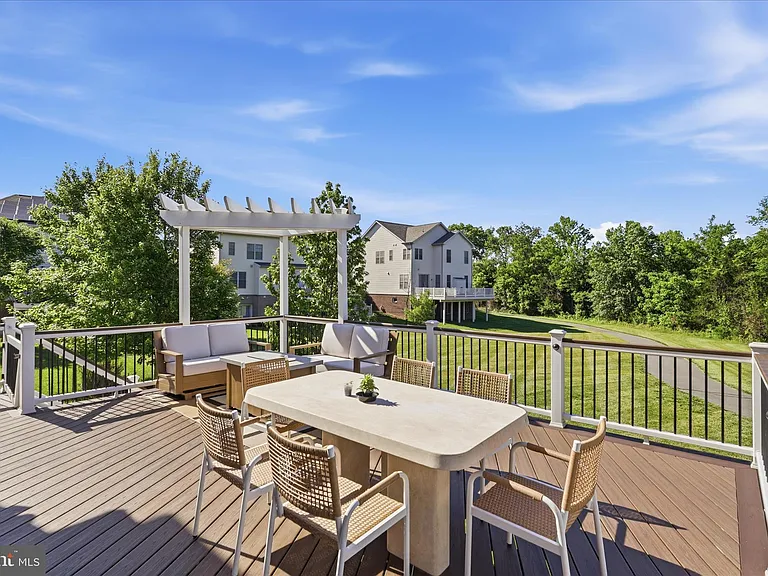 42522 Stratford Landing Dr — Photo 41