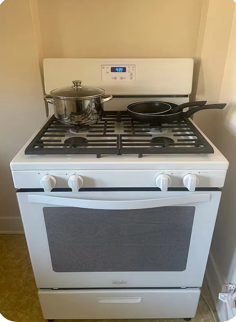 2 bed, 900 sqft, $1,200 — Photo 2