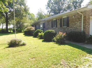 12610 Silver Lake Rd, Highland, IL 62249