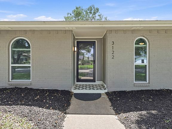3rd image of 3122 Furneaux Ln