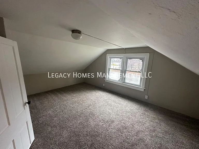 962 Lakeview Dr — Photo 18
