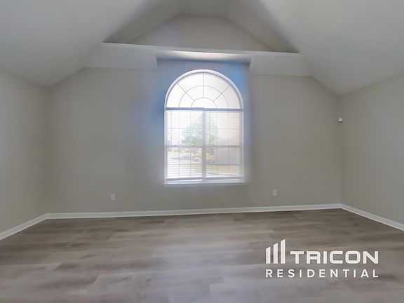 2nd image of 4460 Idlewood Park