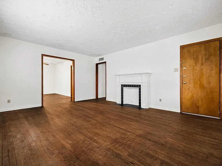 2308 McClendon St #1 — Photo 3