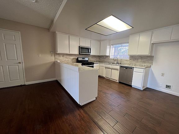 5th image of 3302-3306 Delta Ave #8409