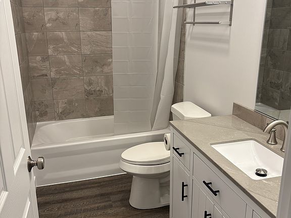 3rd image of 110 Grant St