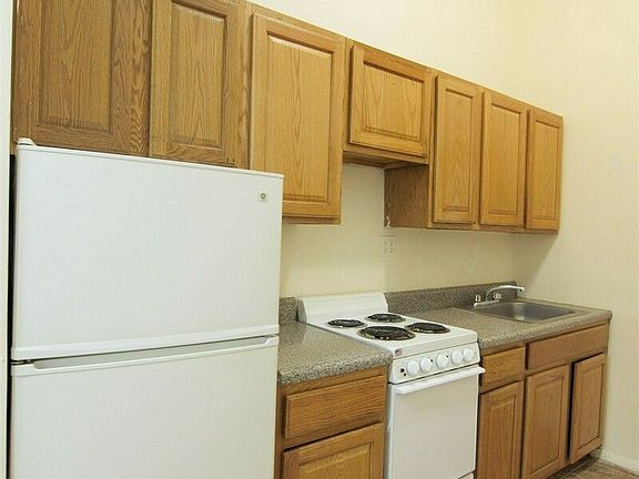 2nd image of 342 E 9th St APT C
