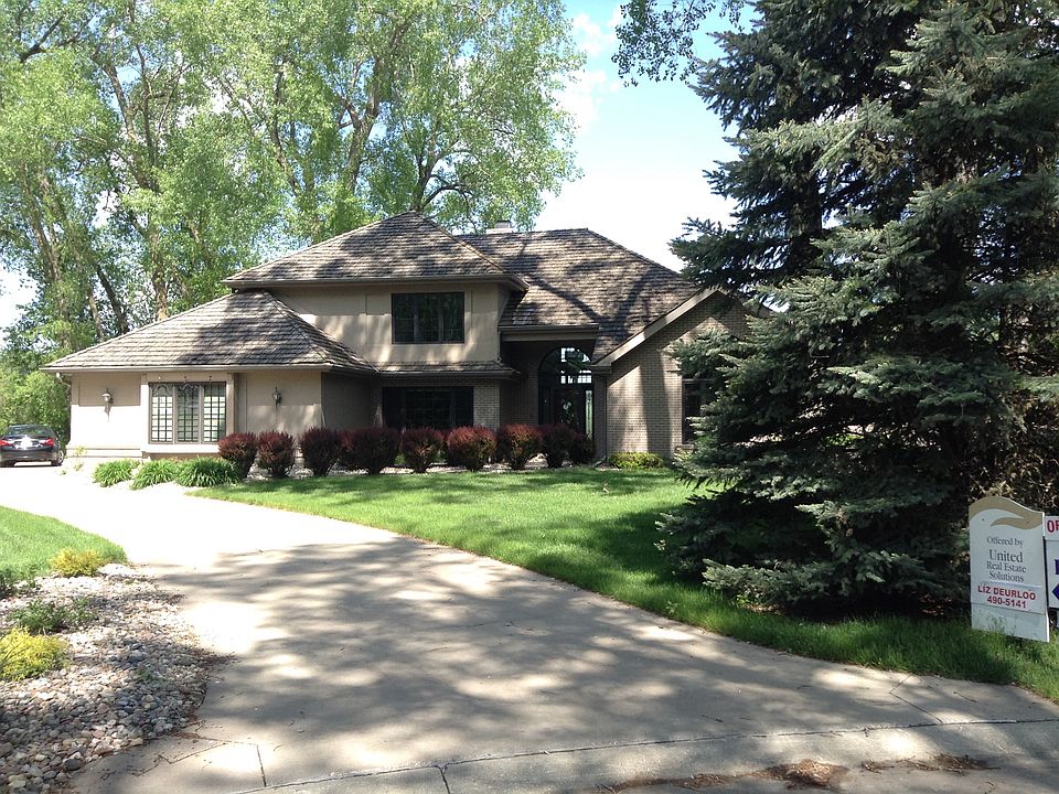 1st image of 685 Indian Wells Ct