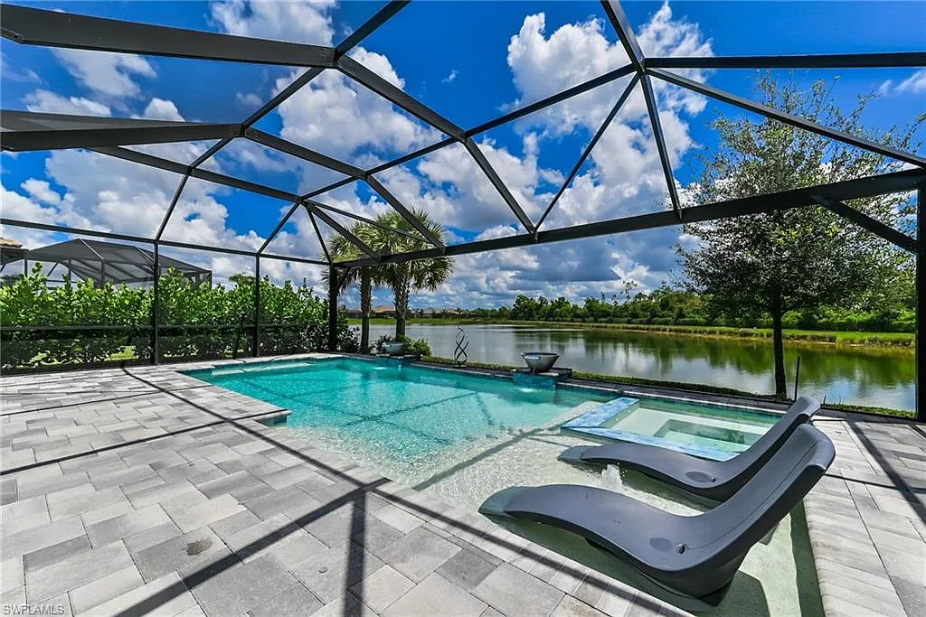 4 bed, 3.0 bath, 3077 sqft, $14,500 — Photo 2