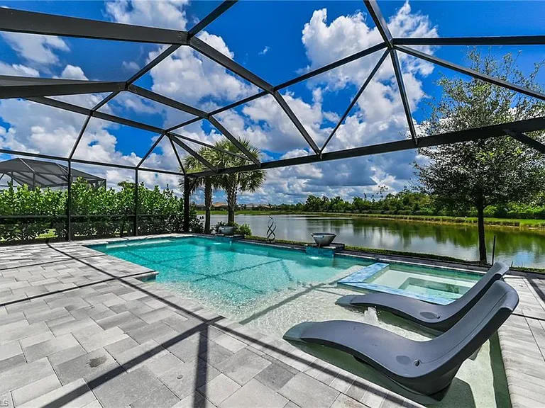 7763 Winding Cypress Dr — Photo 2