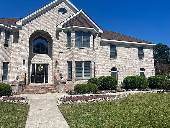 2nd image of 872 Los Colonis Dr