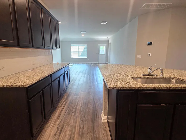 137 Arrowhead Vine St — Photo 9