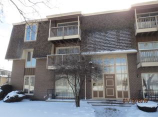 5721 W 103rd St APT 201, Oak Lawn, IL 60453