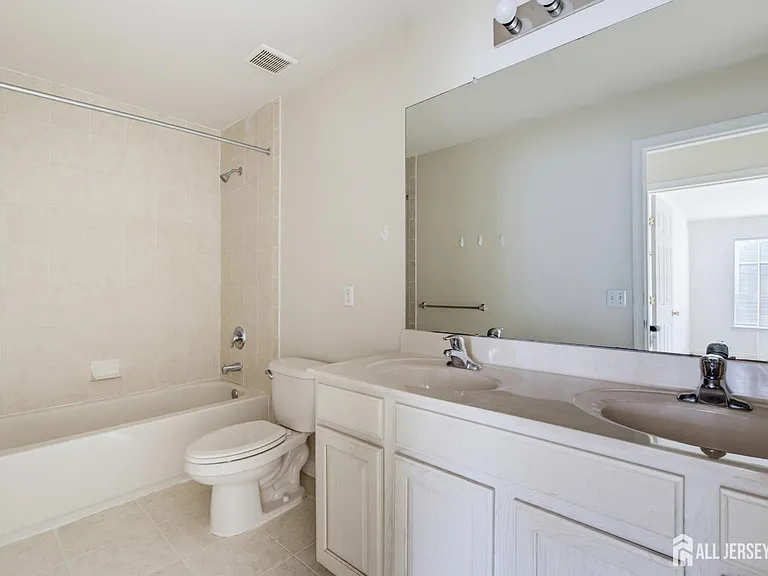 1054 Morning Glory Dr — Photo 22