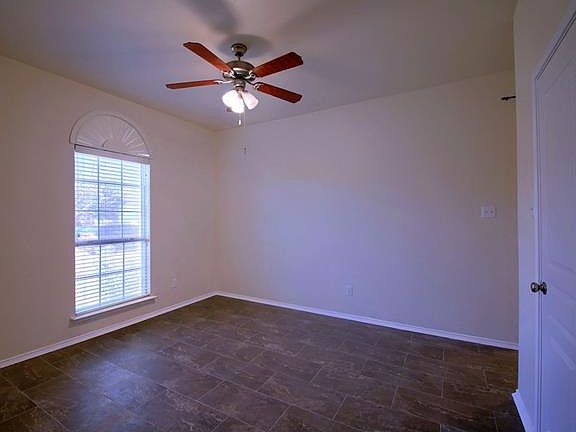 5th image of 2802 Zachary Ln