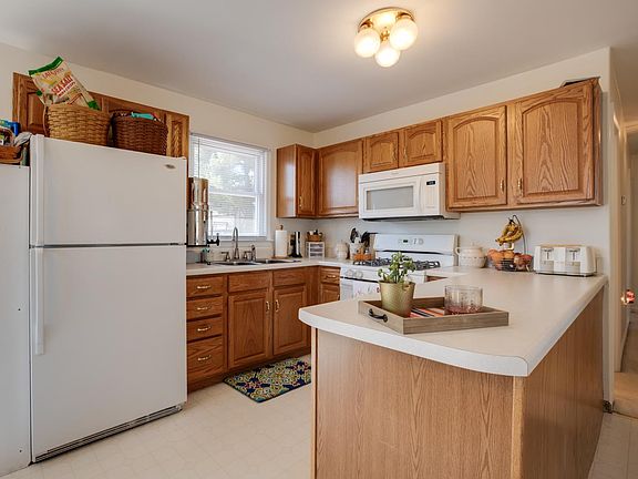5th image of 114 Mill Stone Dr