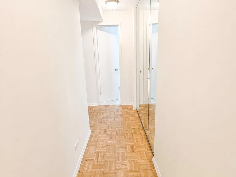 250 E 40th St #19F — Photo 8