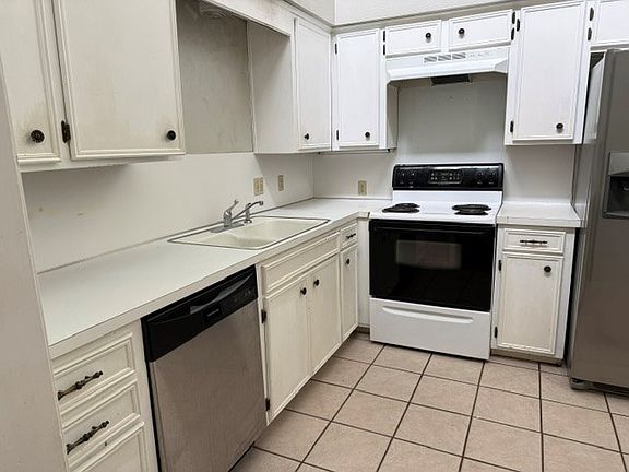 5th image of 3301 Moss Ct APT B