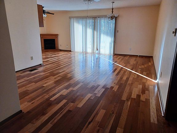 4th image of 307 Parliament Dr
